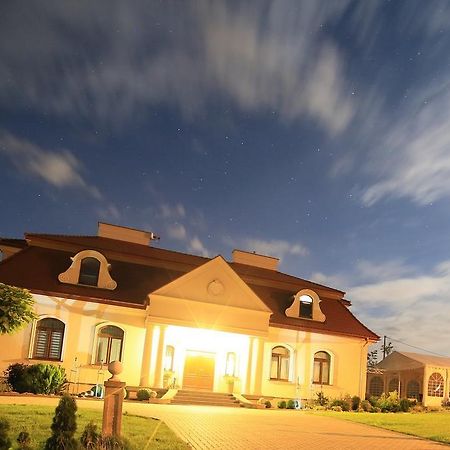 Prestige Bed & Breakfast Wierzchowisko Bagian luar foto