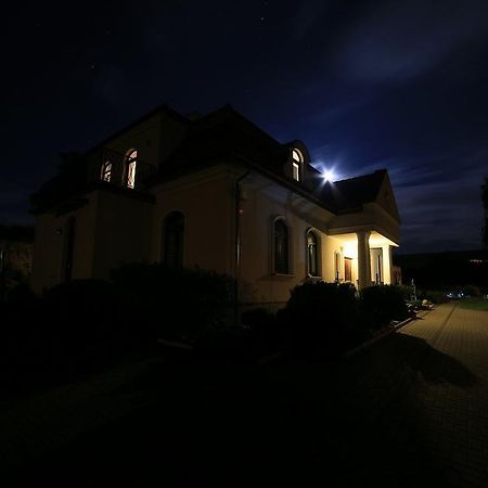 Prestige Bed & Breakfast Wierzchowisko Bagian luar foto