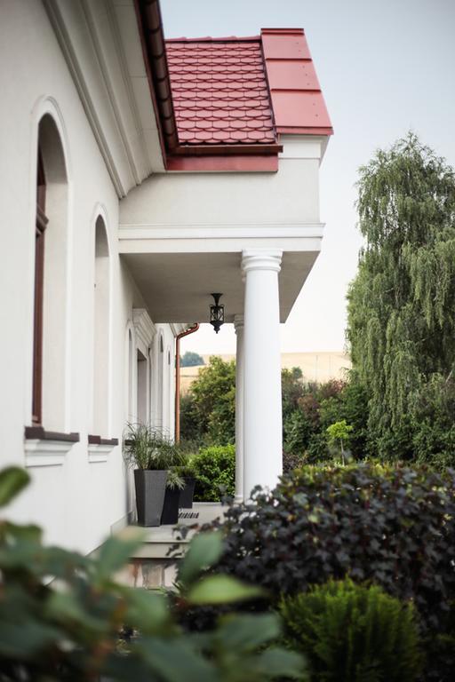 Prestige Bed & Breakfast Wierzchowisko Bagian luar foto