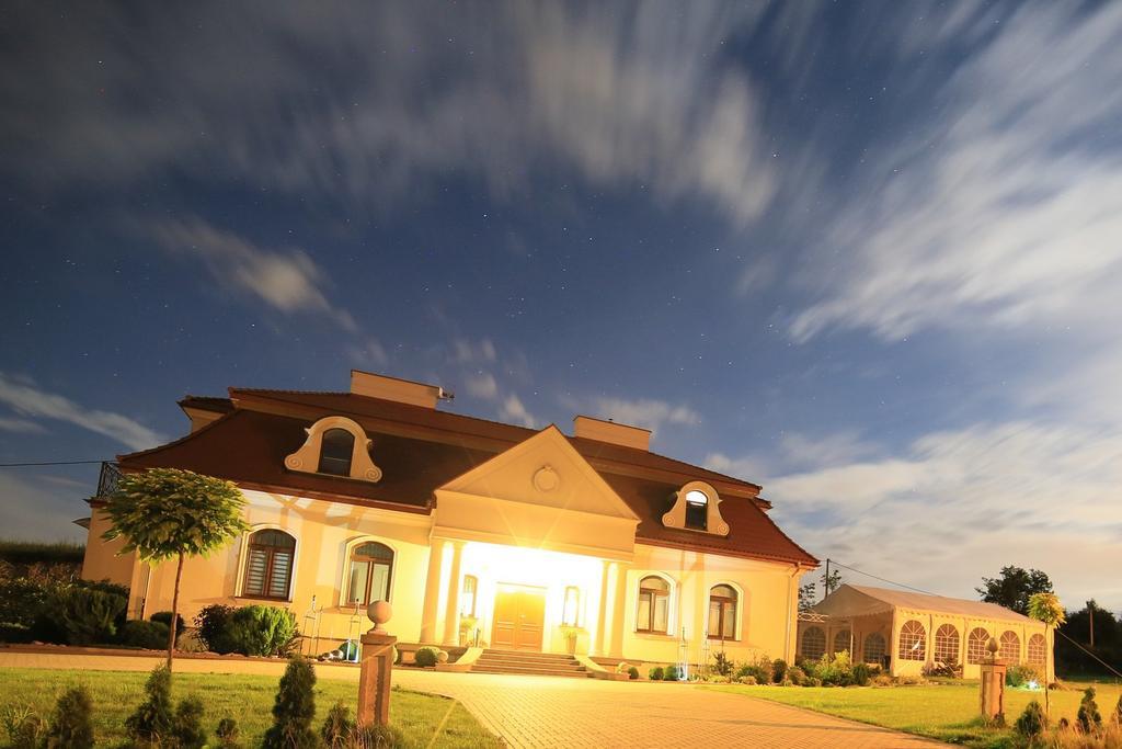 Prestige Bed & Breakfast Wierzchowisko Bagian luar foto